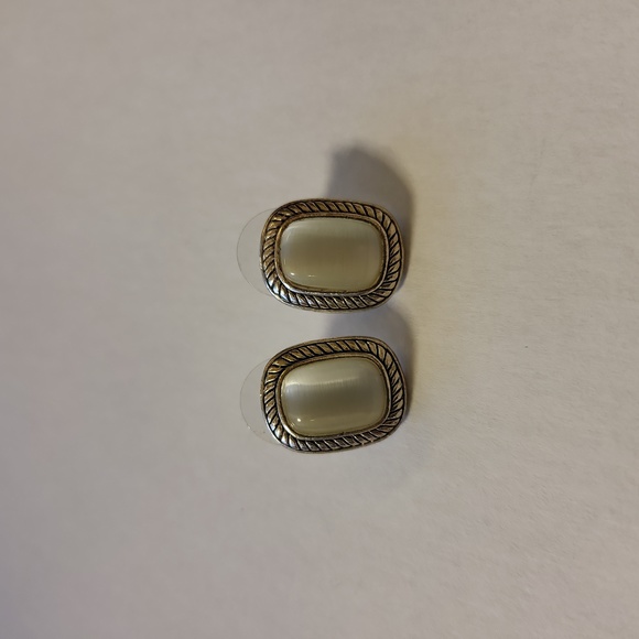 3/$25 ✨️ Pendant & Earring Set - Picture 8 of 9